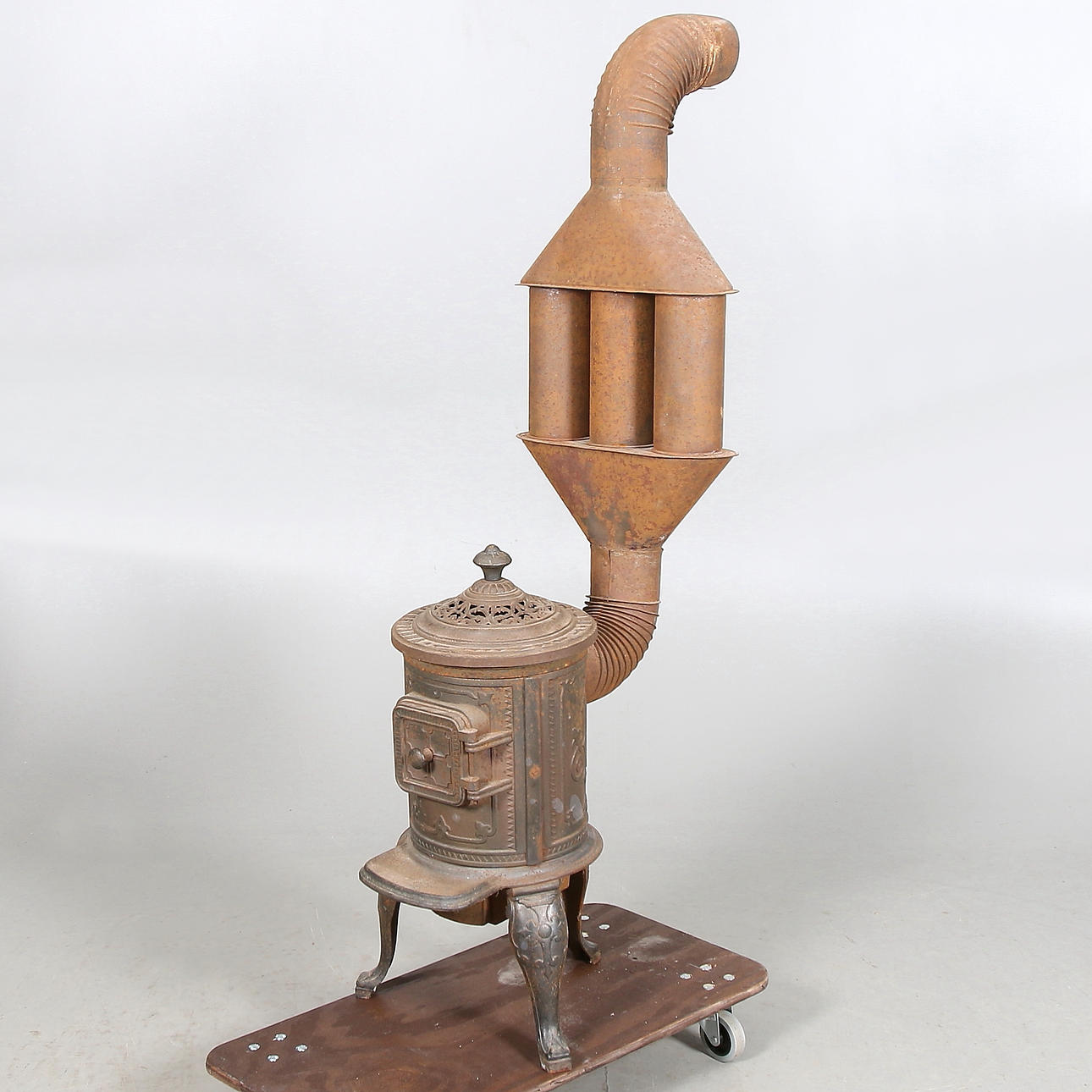 KAMIN, gjutjärn. Huskvarna nr 5. 1900-talets början.