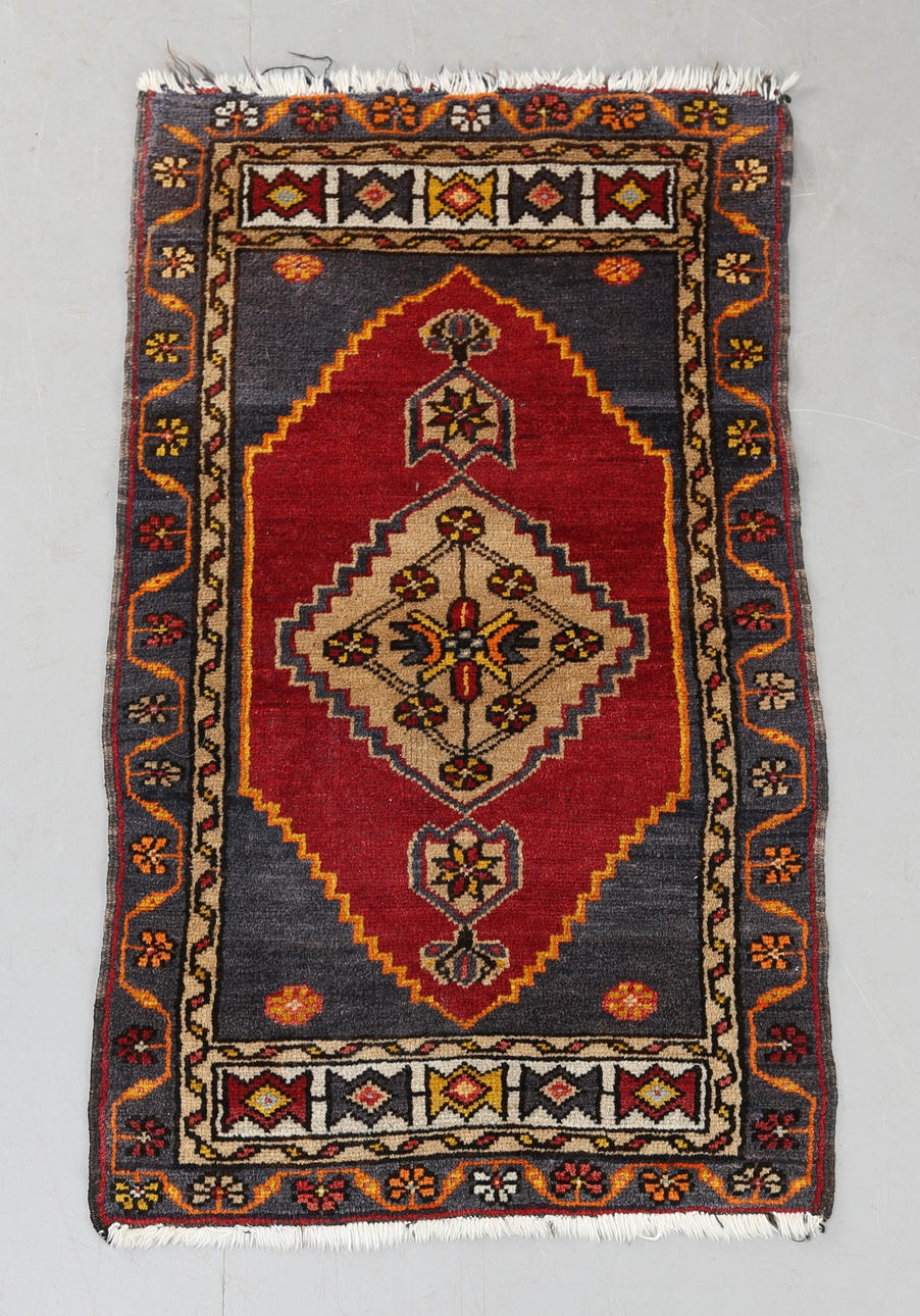 ORIENTALISK MATTA, "Anatol, IHHTO", 94 x 53 cm. 1900-talet.