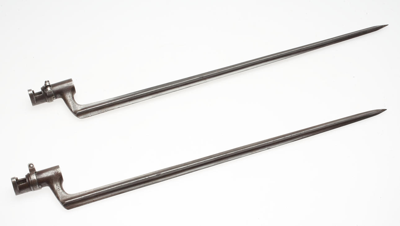 BAJONETTER, 2st, Huskvarna,1800-tal.