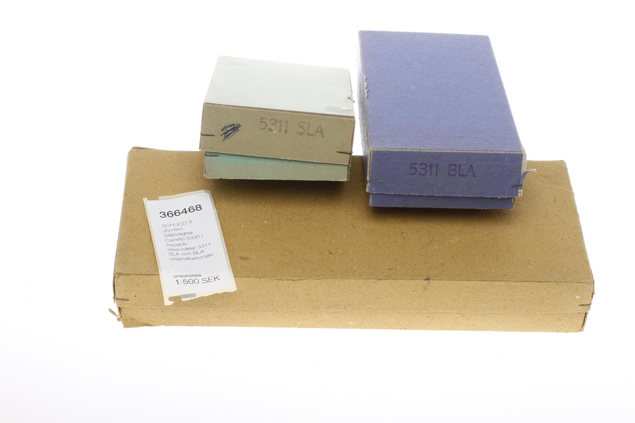 SCHUCO 3 stycken Släpvagnar Carreto 5330 i trepack, reservdelar 5311 SLA och BLA originalkartonger.