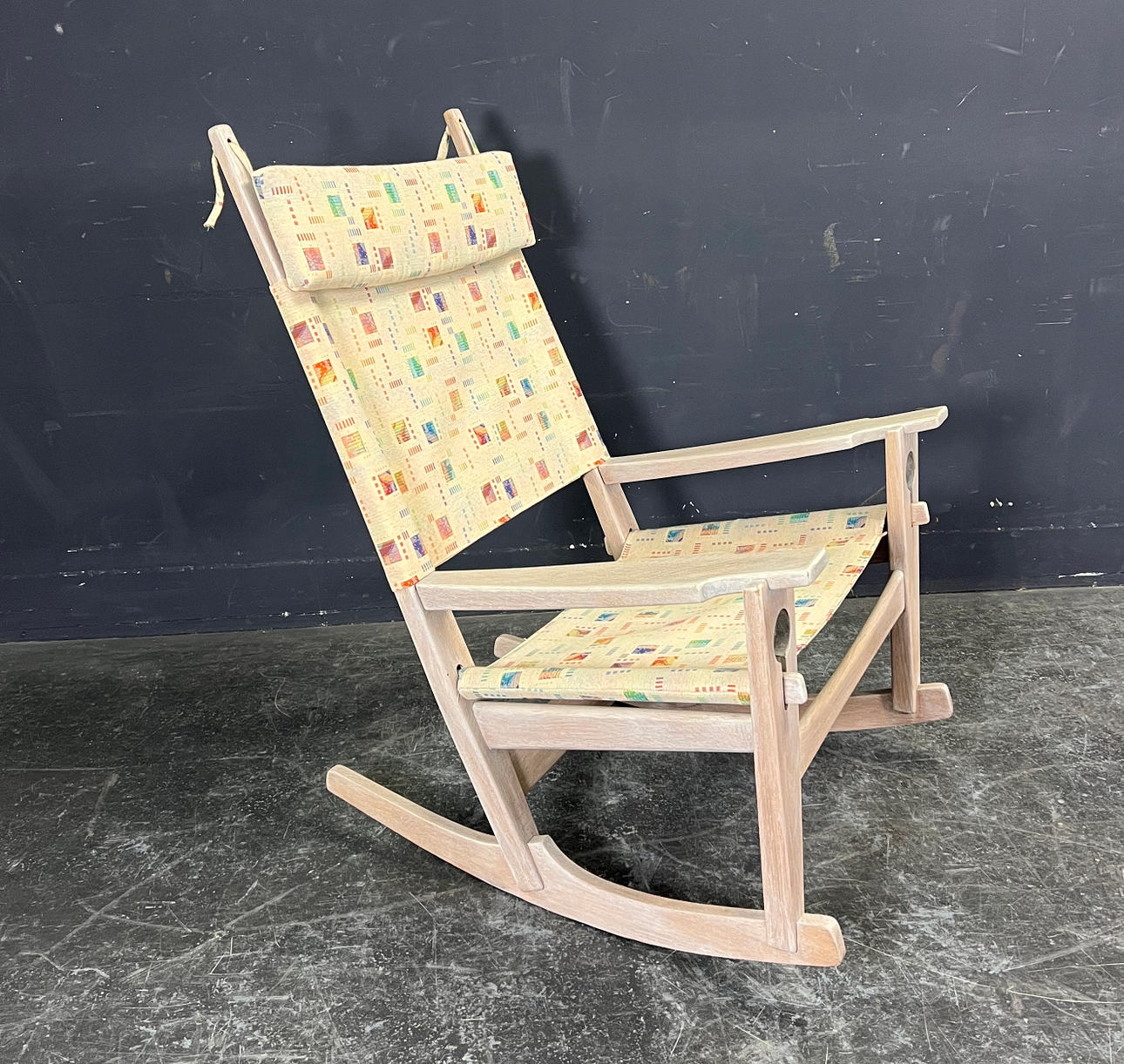 HANS J. WEGNER. 'AVAIMENREIKÄ' KEINUTUOLI.