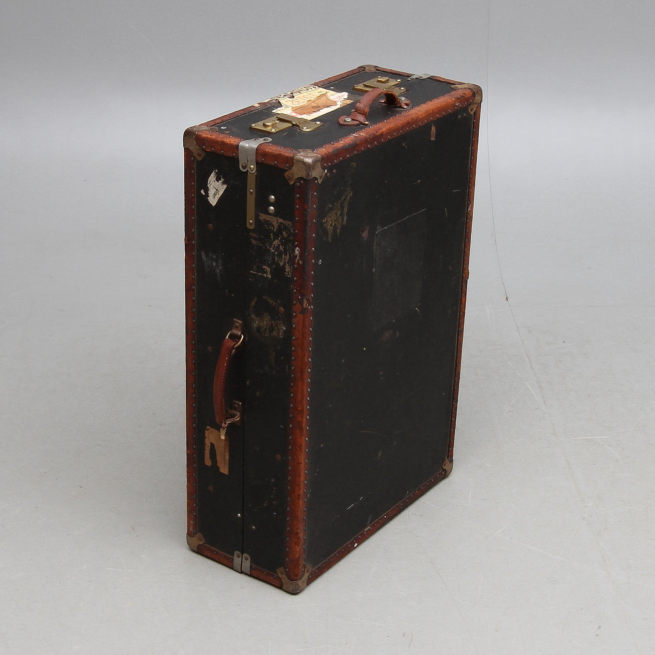 KOFFERT / RESEGARDEROB, 1900-talets början.