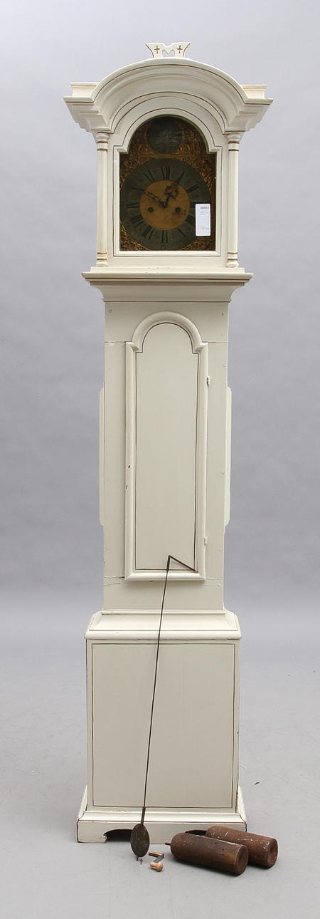 GOLVUR, vitmålat, 1700-talets slut.