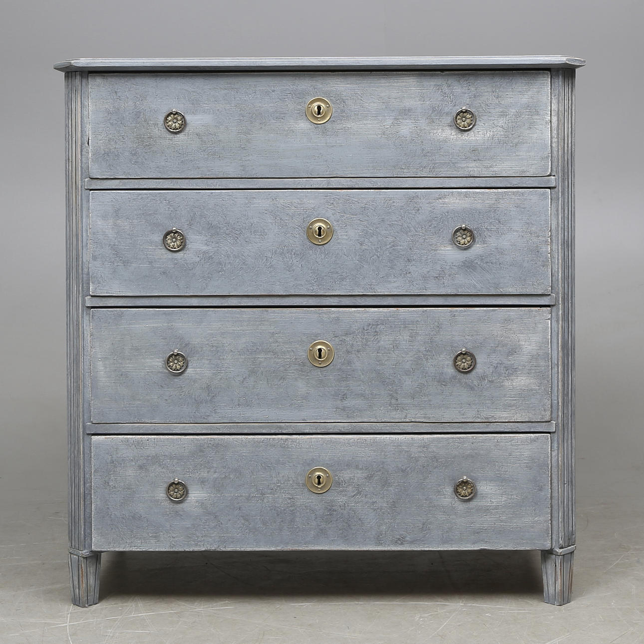 BYRÅ, sengustaviansk stil 1800-1900-tal.