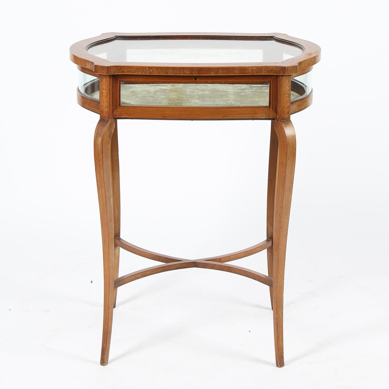 ETT EDWARDIANSK SMYCKESINKLÄTT SKYLTSKÅP.