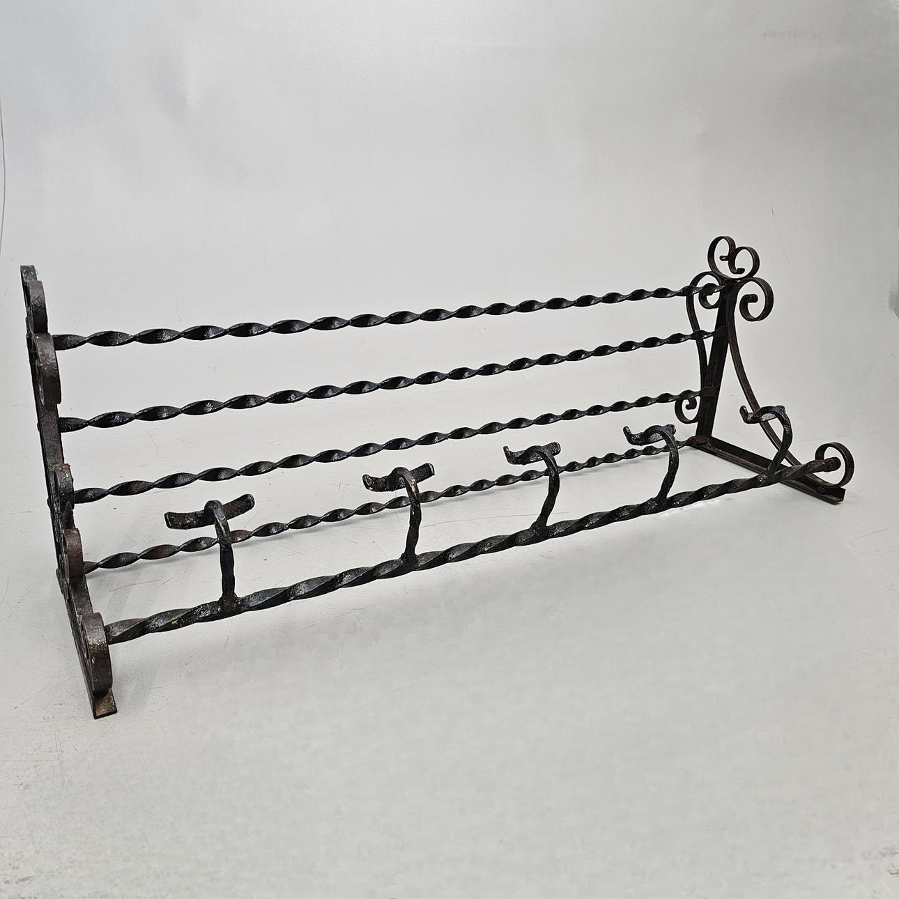 STORT KLÄDHÄNGARE I SMIDESJÄRN.