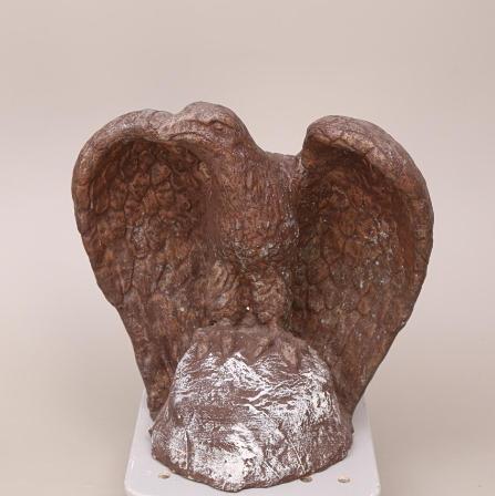 TRÄDGÅRDSSTATY, betong, brun, Örn, 1900-tal.