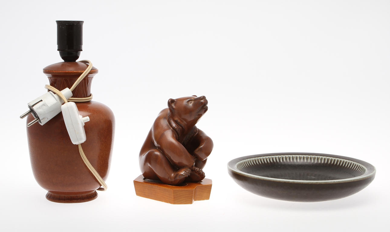 BORDSLAMPA, SKÅL och FIGURIN. Gunnar Nylund samt Carl Harry Stålhane, Rörstrand.