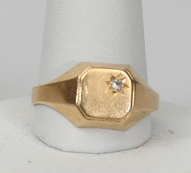 KLACKRING, 18 K guld och vit sten,, 3,0 gram.