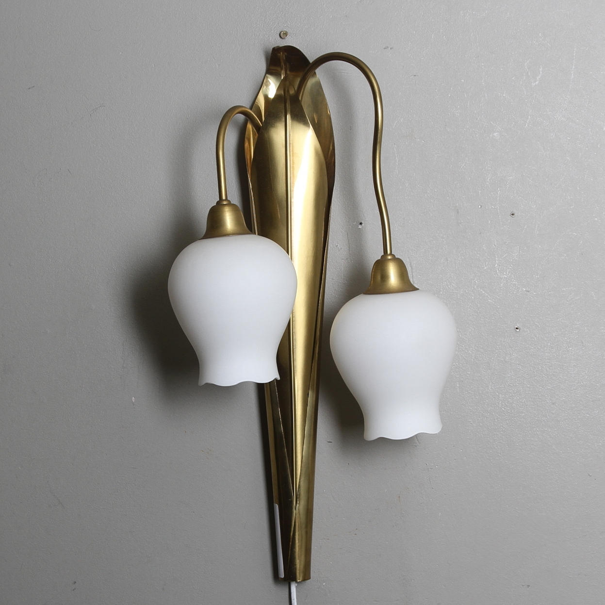 VÄGGLAMPA, mässing, 1900-talets andra hälft.