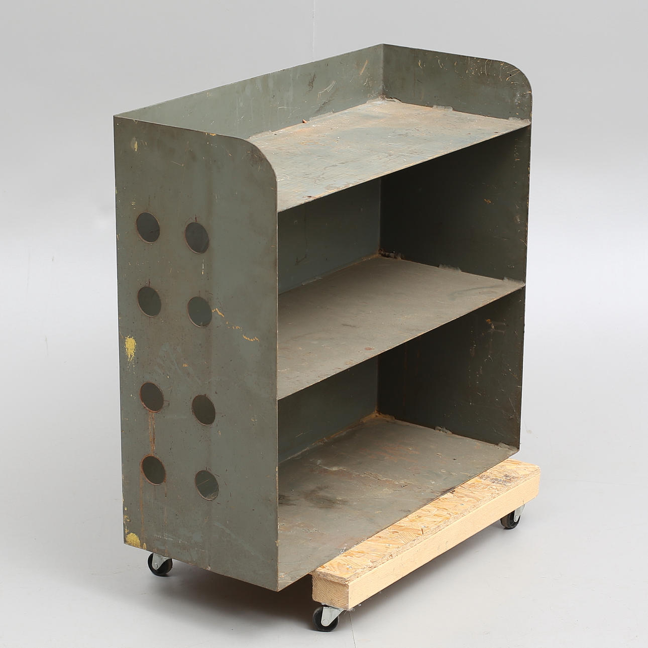 VÄGGHYLLA, industri, plåt, 1900-talets mitt/ andra hälft.