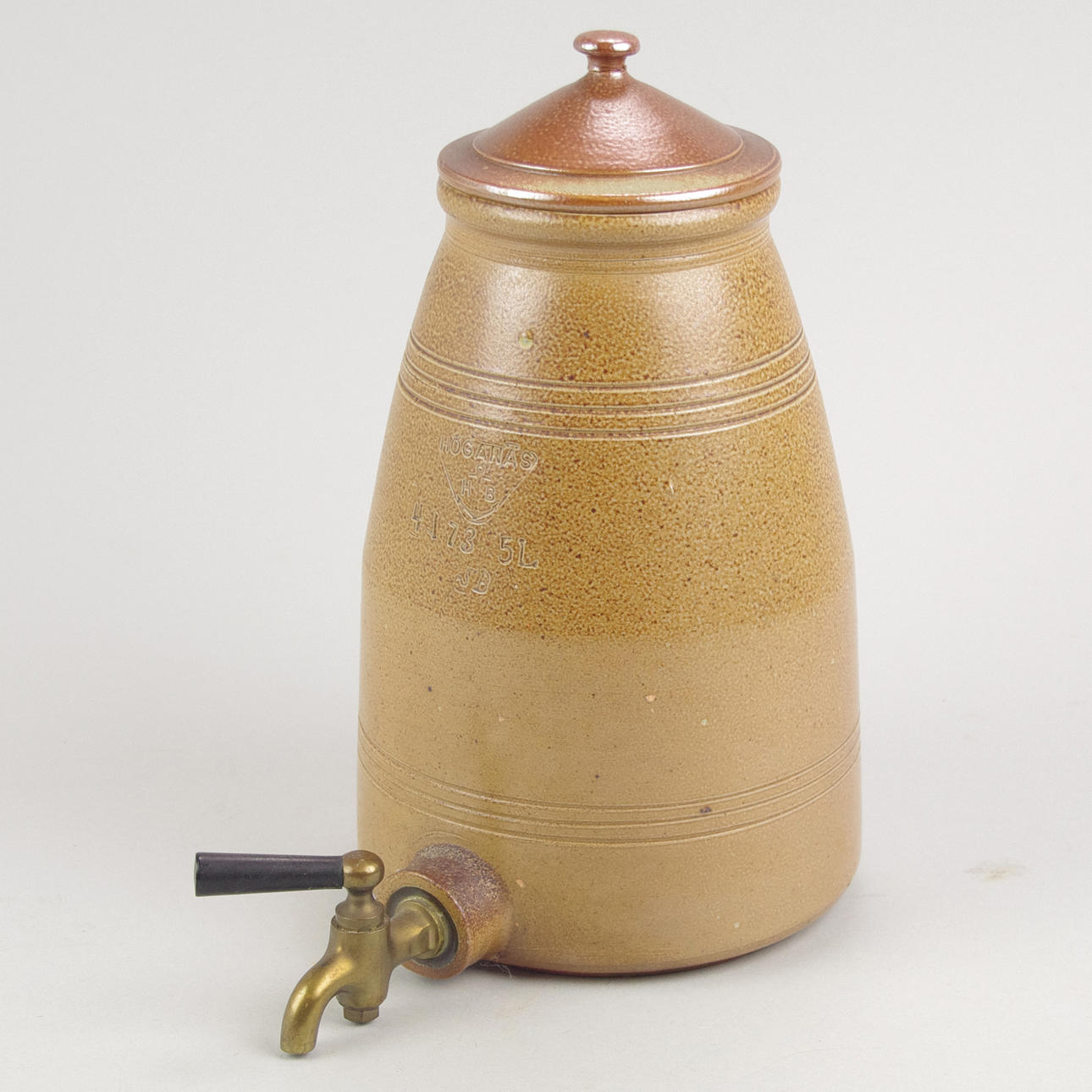 KRUS MED TAPPKRAN, keramik, Sven Bohlin, Höganäs.