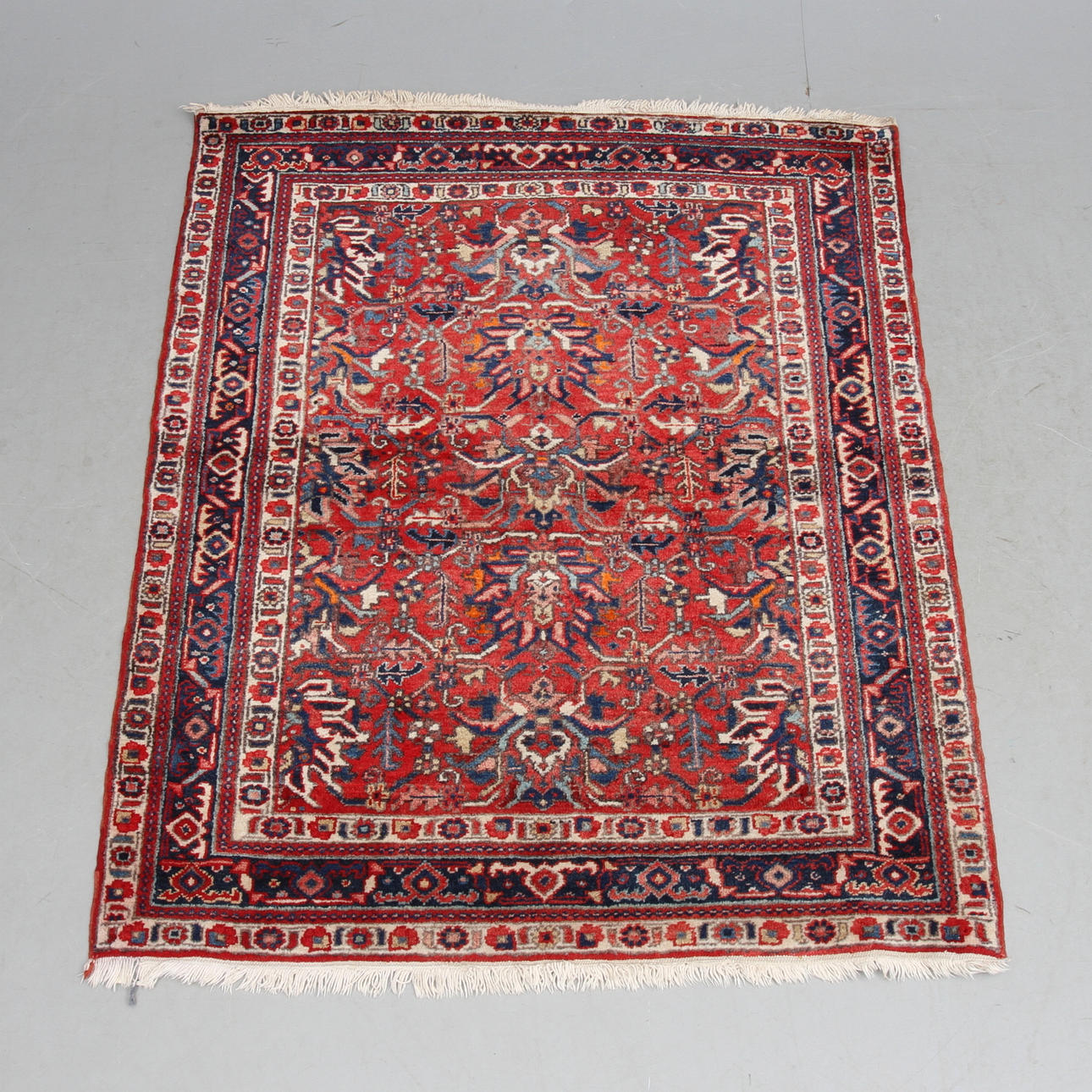 MATTA, orientalisk, ca 135 x 114 cm.