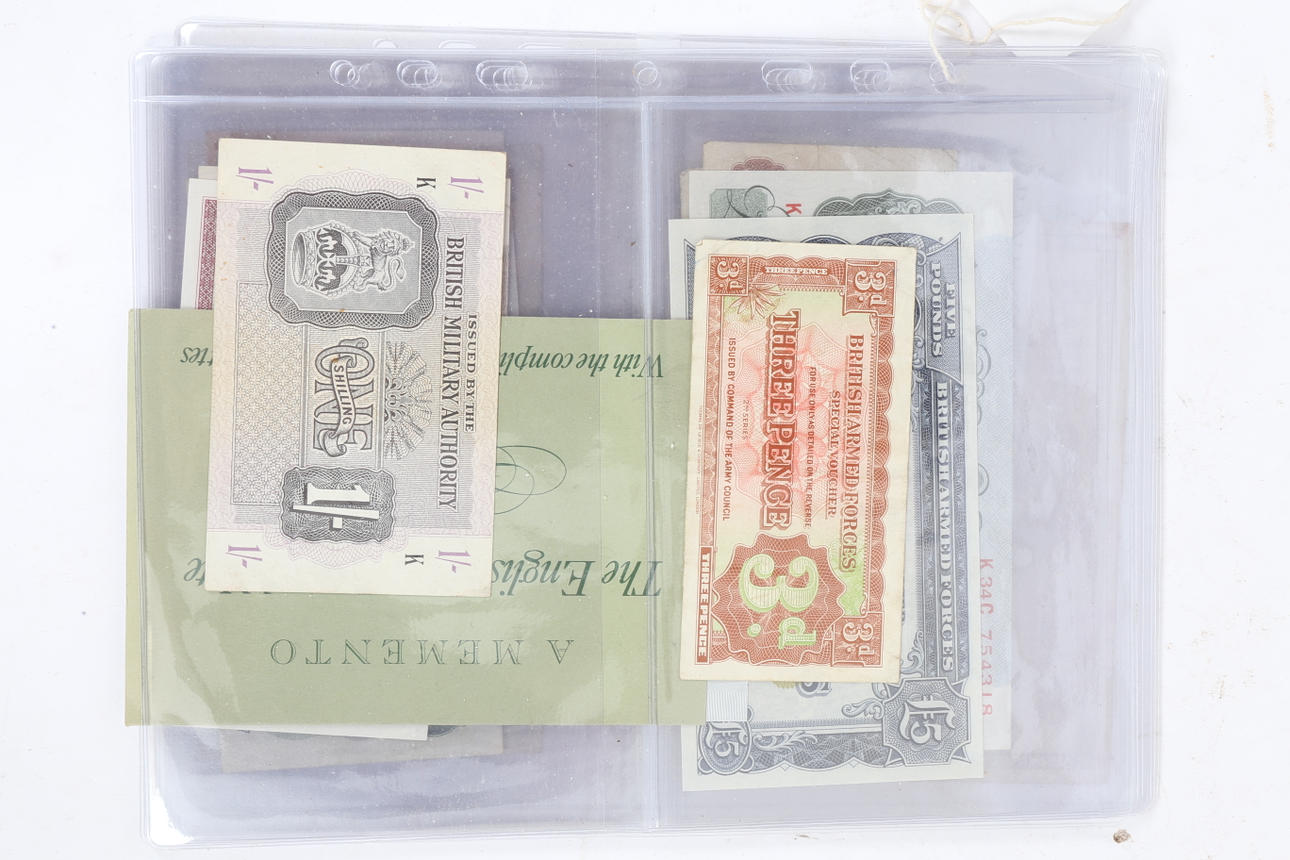 EN SAMLING AF BRITISKE PENGESEDLER (ANTAL).