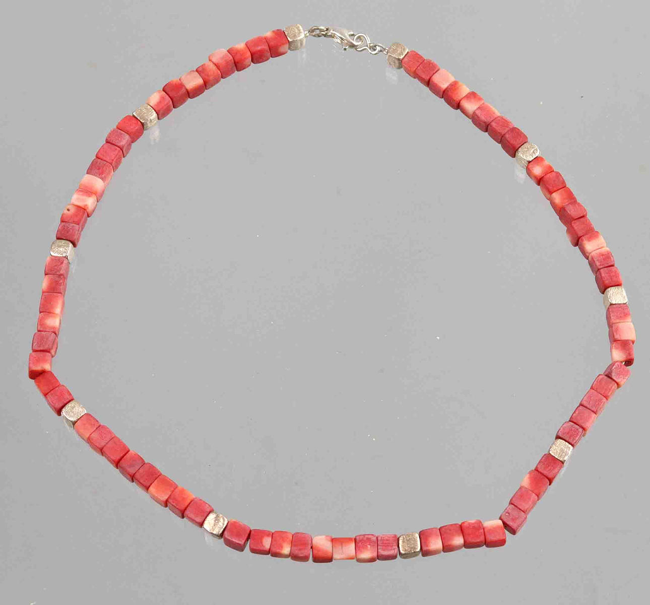 CORAL CUB HALSBAND, 925 silver.