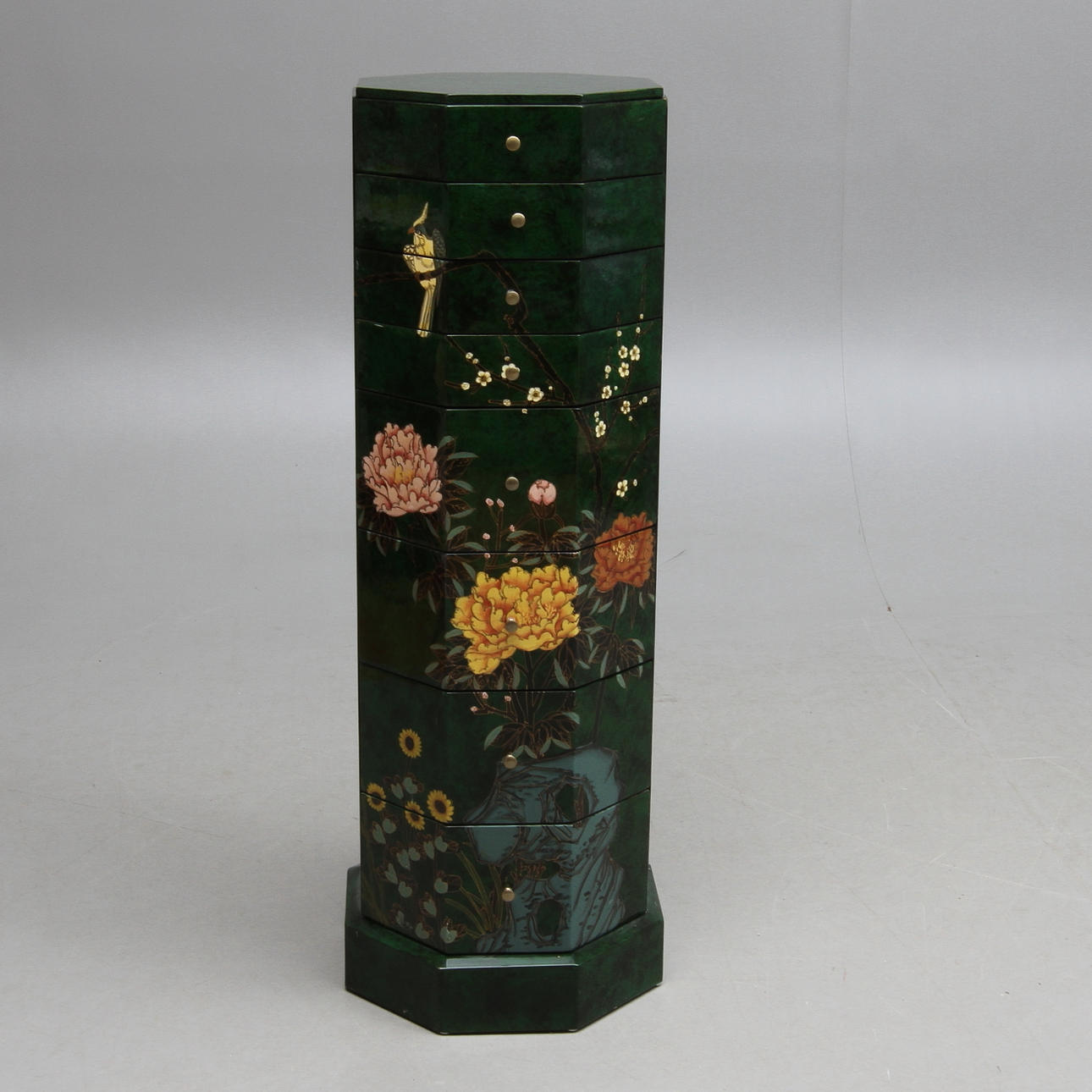 KOLONNSKÅP, lackarbete, orientaliskt, 1900-talets senare del.