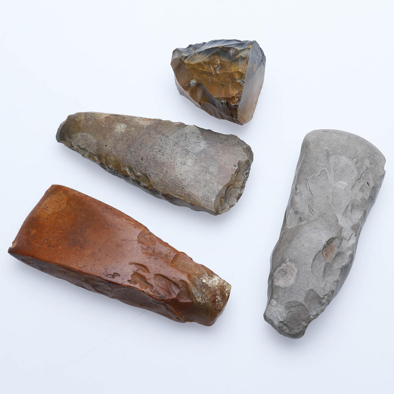 ÄXTE AUS FEUERSTEIN, 3 Stück +1 Stein, Steinzeit.