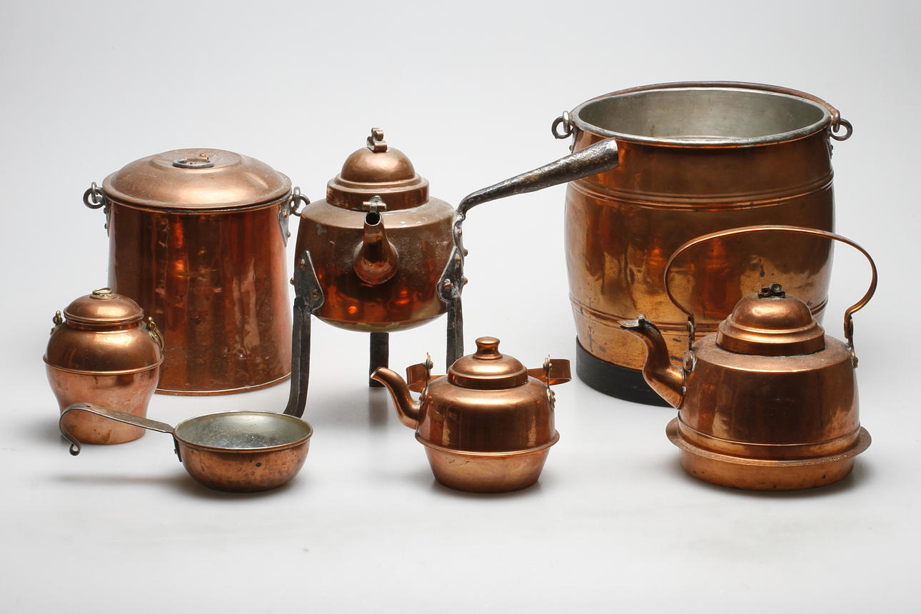 KOPPARFÖREMÅL, 7 delar, 1800-1900-tal.