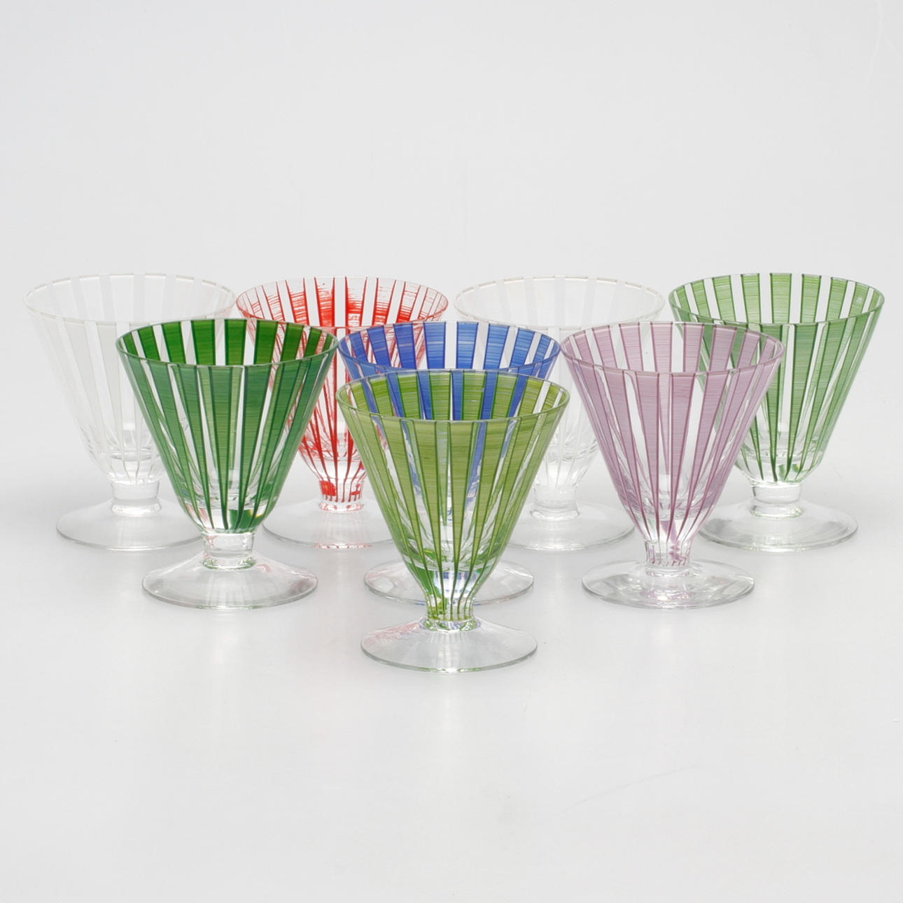 COCKTAILGLAS, 8 st. " Strikt" Bengt Orup, Johansfors. Omkring 1900-talets mitt.