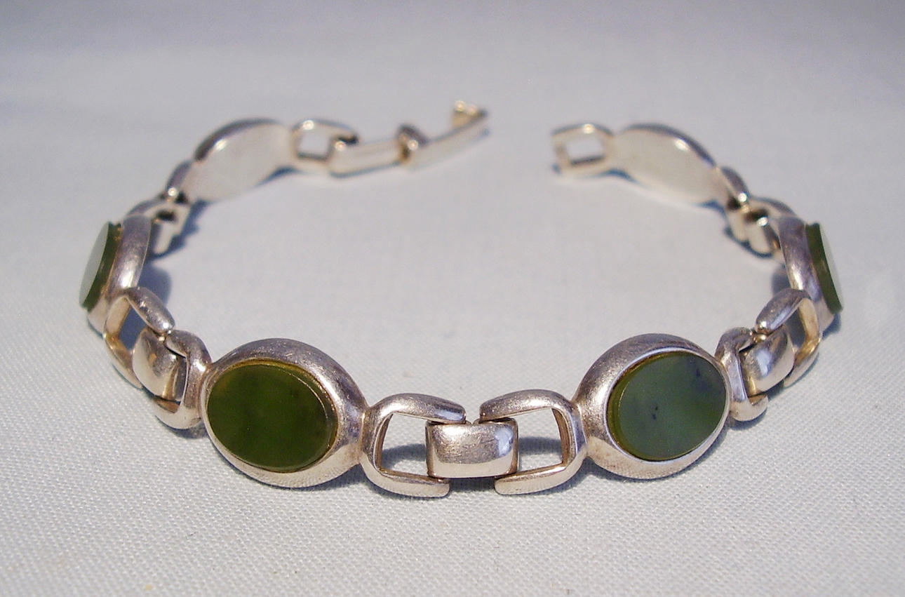 ART DECO JADE ARMBAND SILVER 835 högkvalitativ kanadensisk jade.