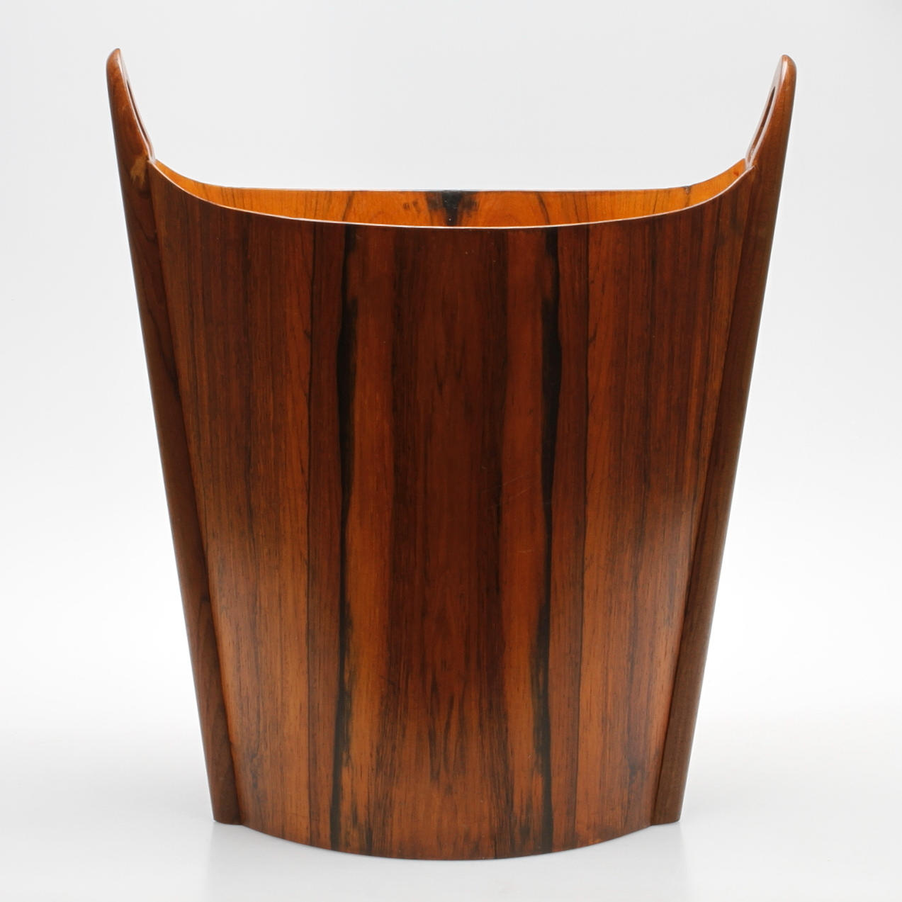 PAPPERSKORG P.S. Heggen, Nordfjordeid, Norge, 1900-talets andra hälft, CITES-intyg.