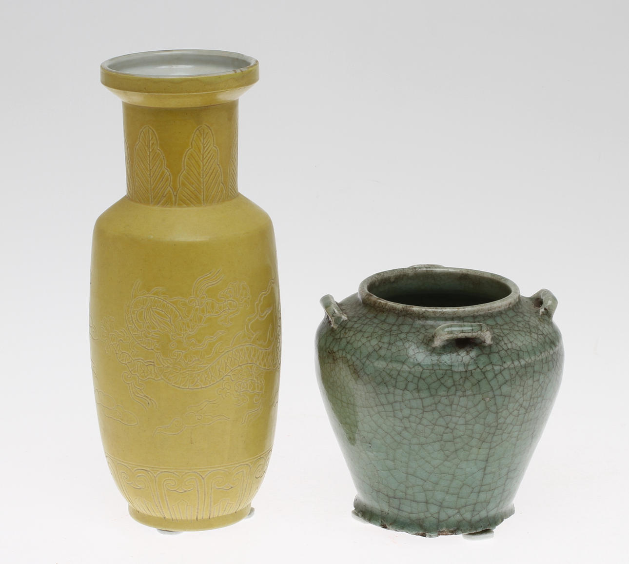 VAS och VAS, med hänklar, porslin, Kina.