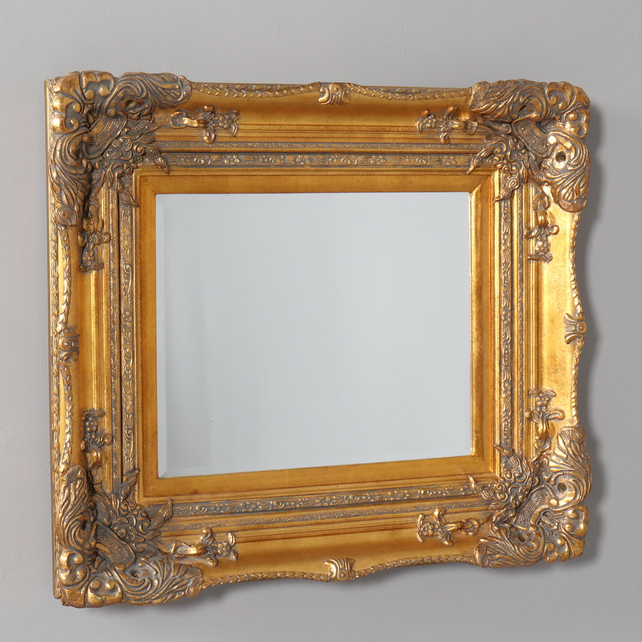 MIRROR WITH GILDED FRAME.