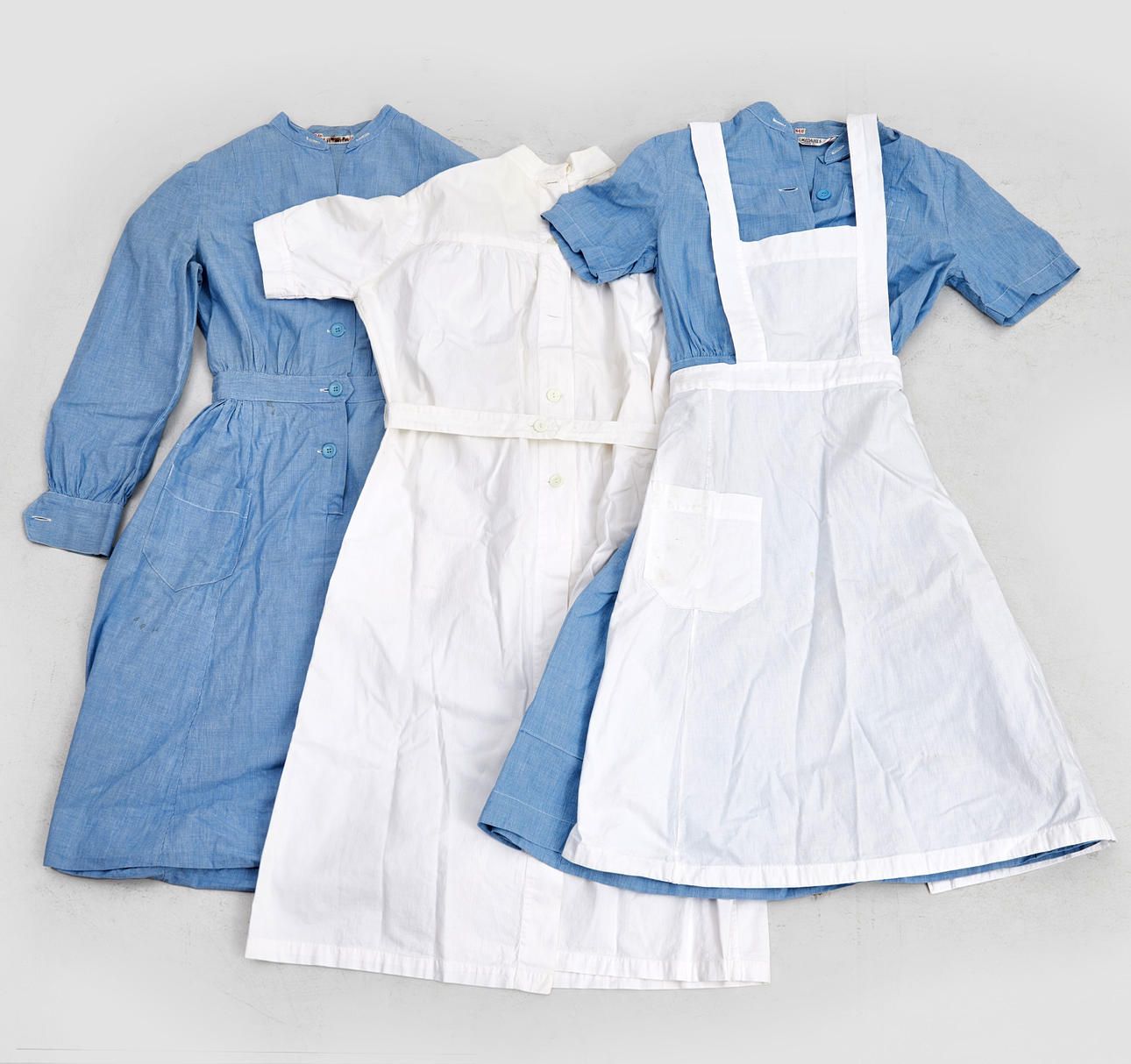 NURSE UNIFORM, set, 14 pieces, cotton, Sahlgrenska 1963, size 38. Vintage &  Designer Fashion - Auctionet