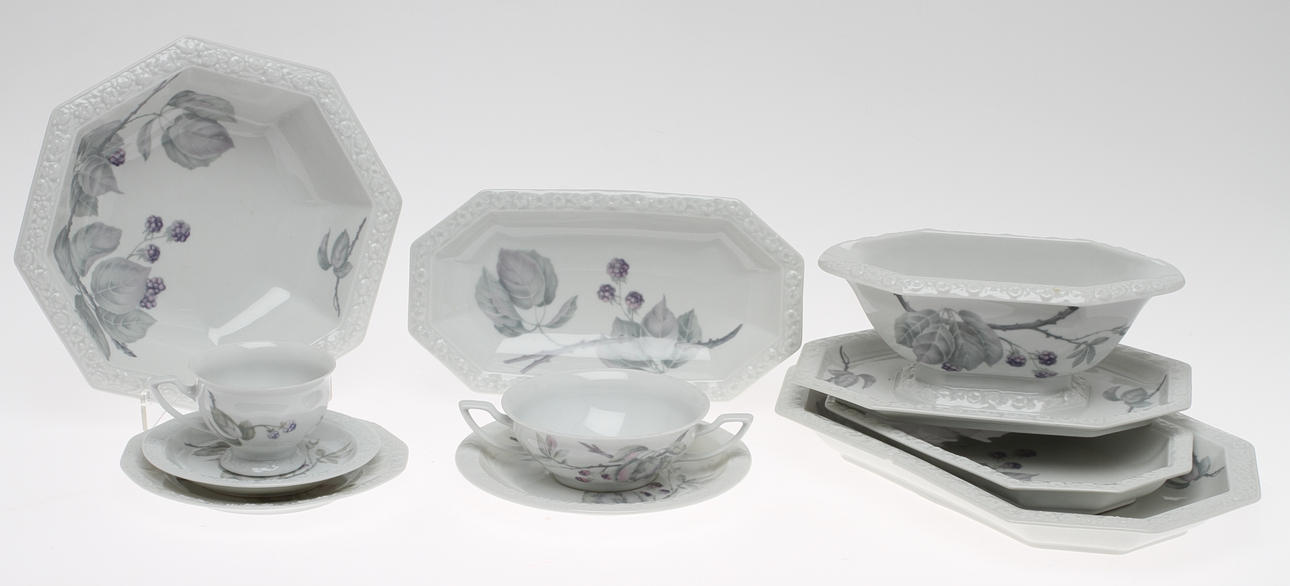 SERVISDELAR, 32 delar, "Maria Björnbär", Rosenthal.