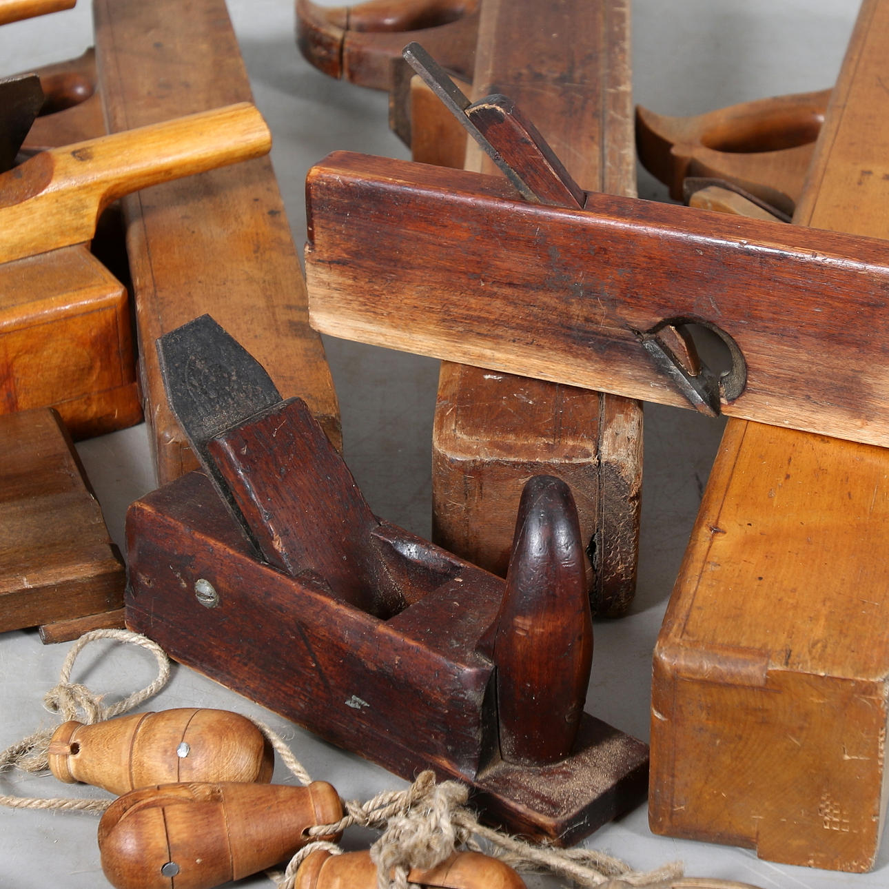 TRÄHYVLAR, 1800-tal.