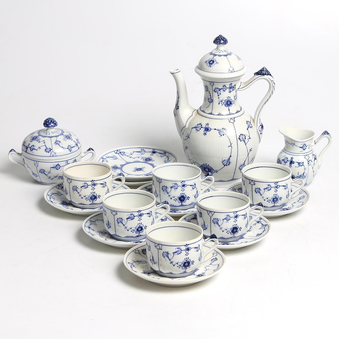 SERVISDELAR, 15 delar, porslin, sannolikt Tyskland, 1900-tal.