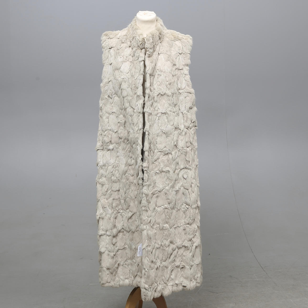 PÄLSVÄST, troligen kanin. 1900-tal.