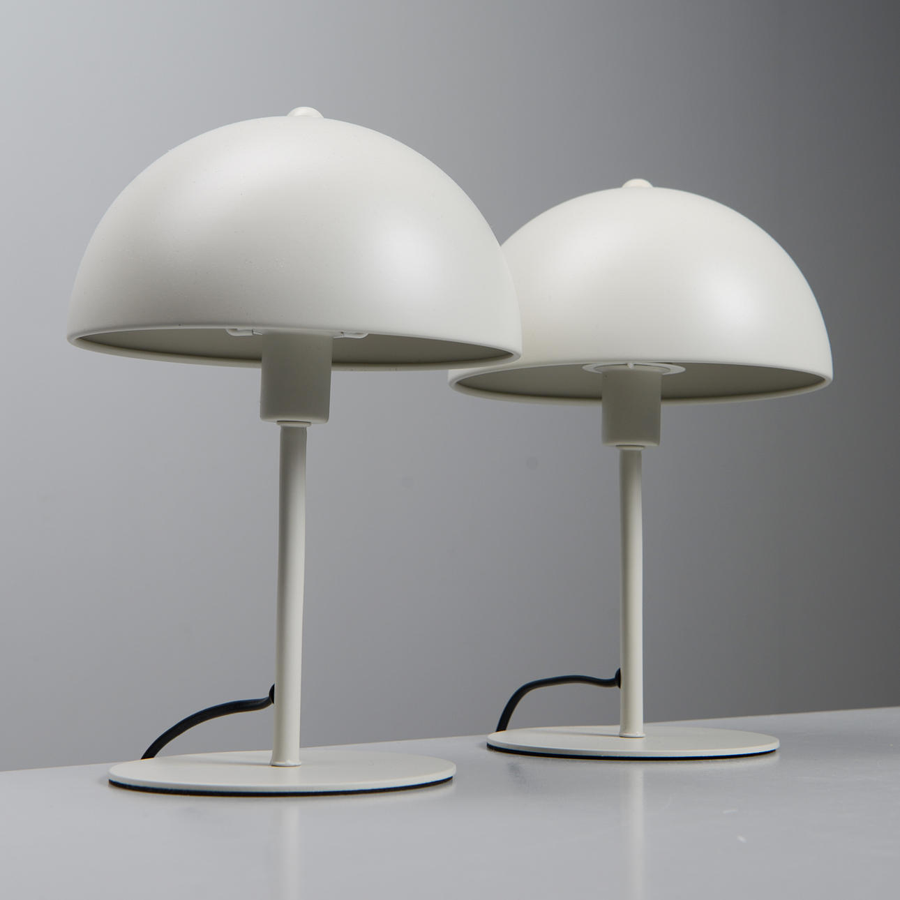 BORDSLAMPOR, ett par, Åhlens.