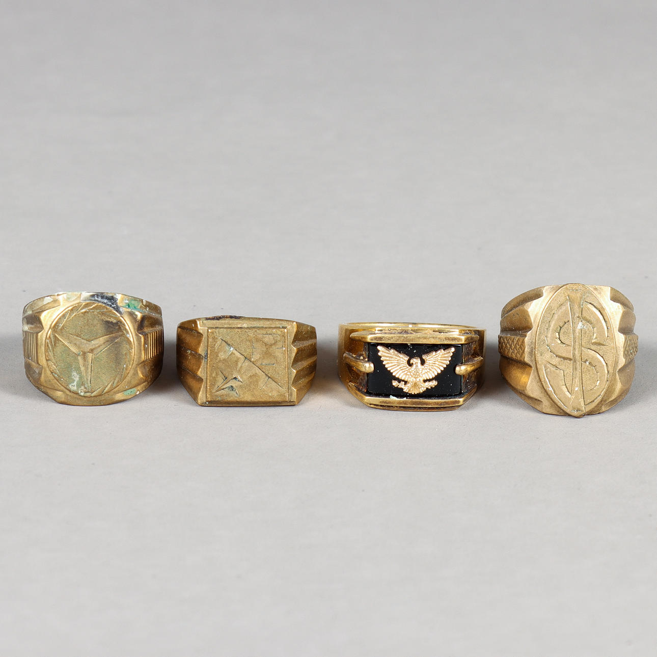 RINGS 4 pieces.