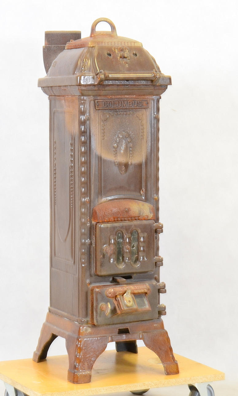 GUSSEISERNER OFEN, 19./20. Jahrhundert.