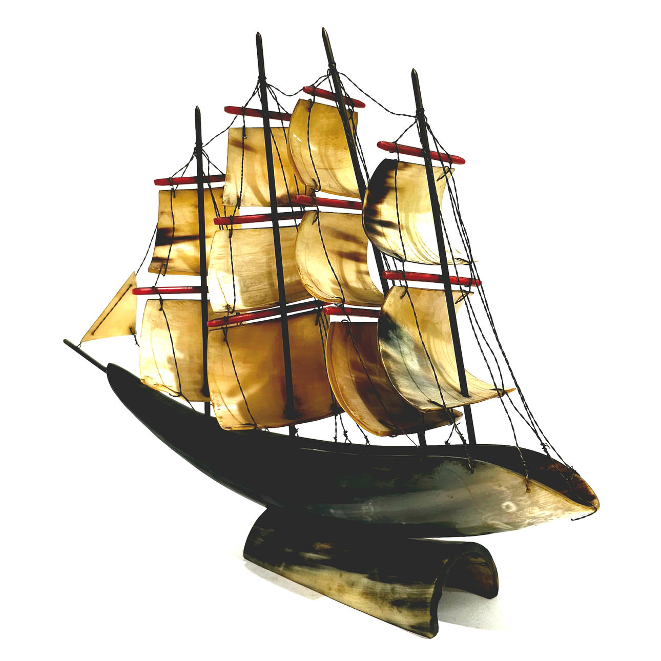 VELERO DE CUATRO MÁSTILES EN ASTA.