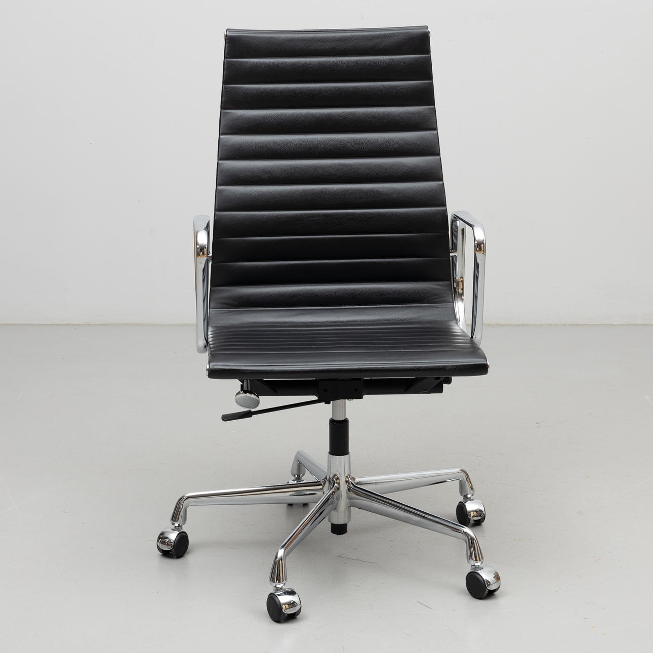 CHARLES & RAY EAMES. Office chair, EA 119, label marked, Vitra, designed 1958, contemporary.