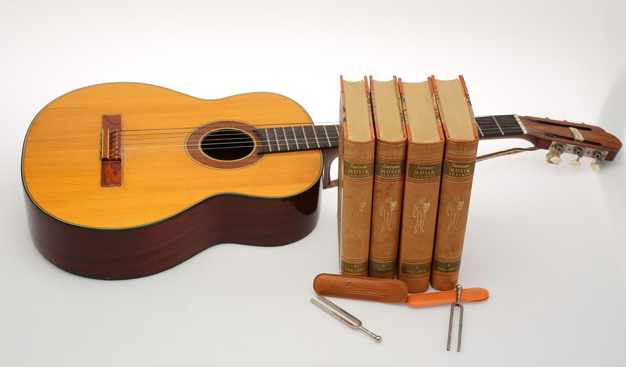 GITARR och SOHLMANS MUSIK LEXIKON 1-4.