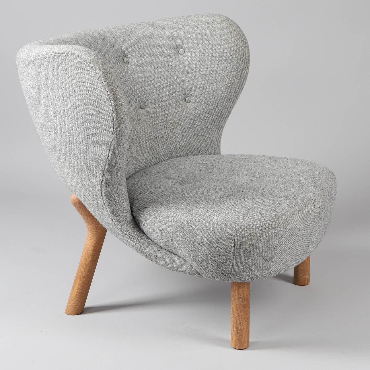 VIGGO BOESEN. Lænestol, „Lille Petra“ til &Tradition.