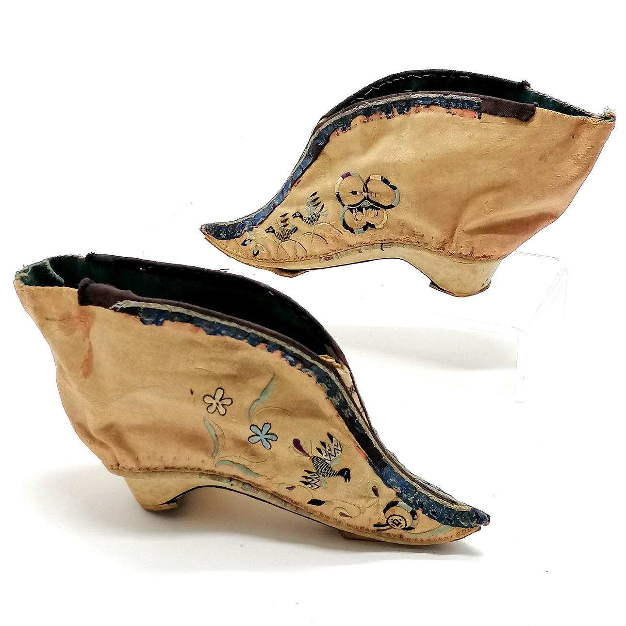 PAAR ANTIKE CHINESISCHE LOTUSSCHUHE.