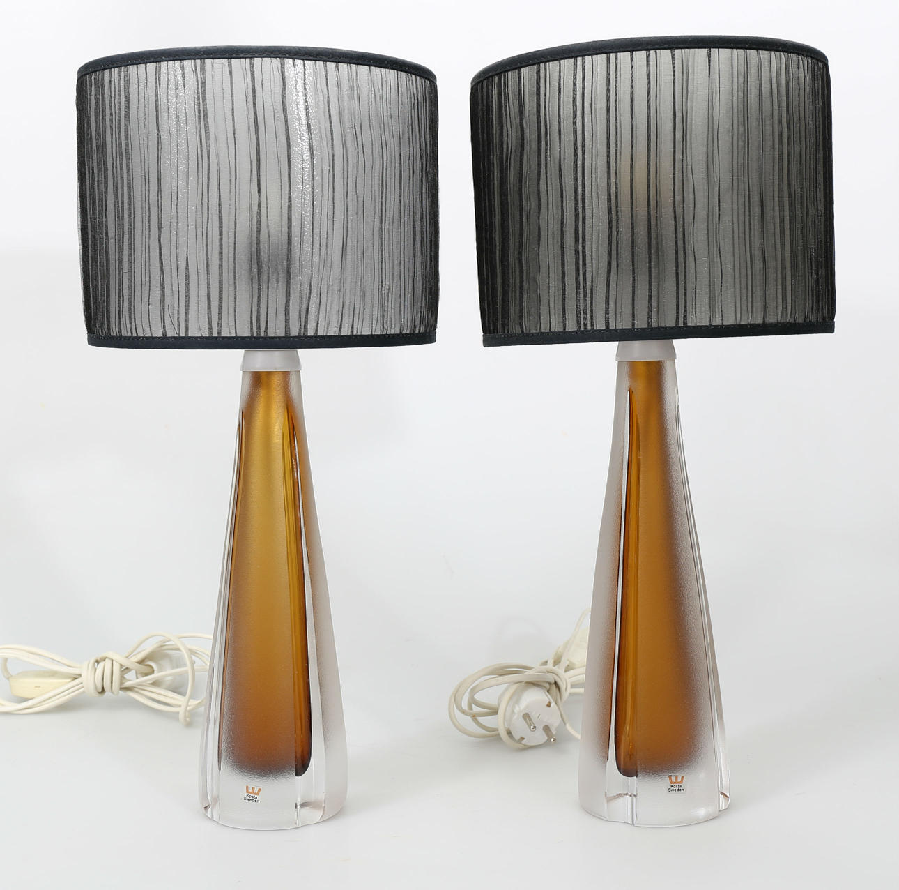 BORDSLAMPOR, glas, 2 stycken, Kosta, nummer 10194, 1900-tal.