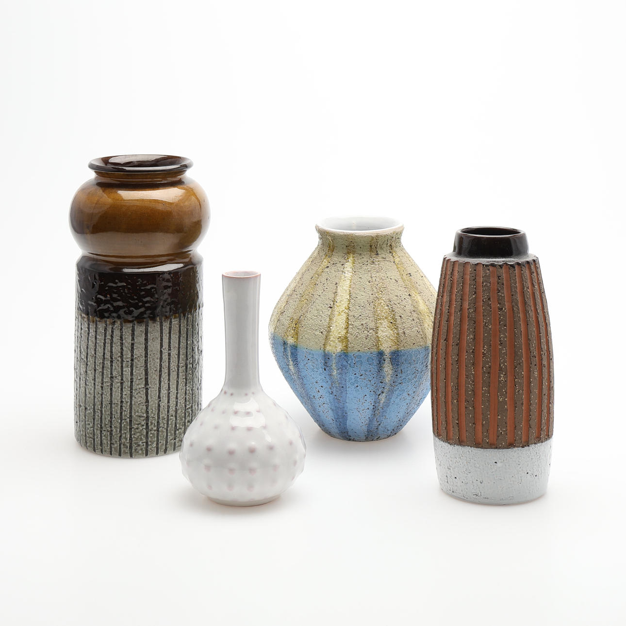 MARI SIMMULSON. CUATRO JARRONES, LOZA VIDRIADA, UPSALA-EKEBY.