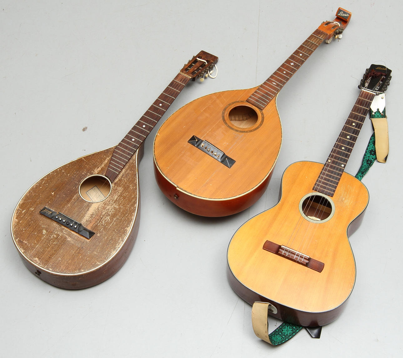 GITARR Levin samt LUTOR 2 ST varav en stycken Levin.