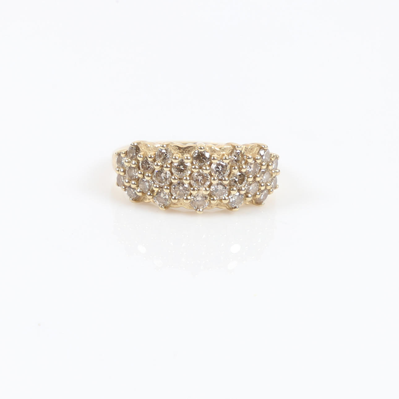 9CT GOLD 1CT ARGYLE DIAMOND DRESS RING.
