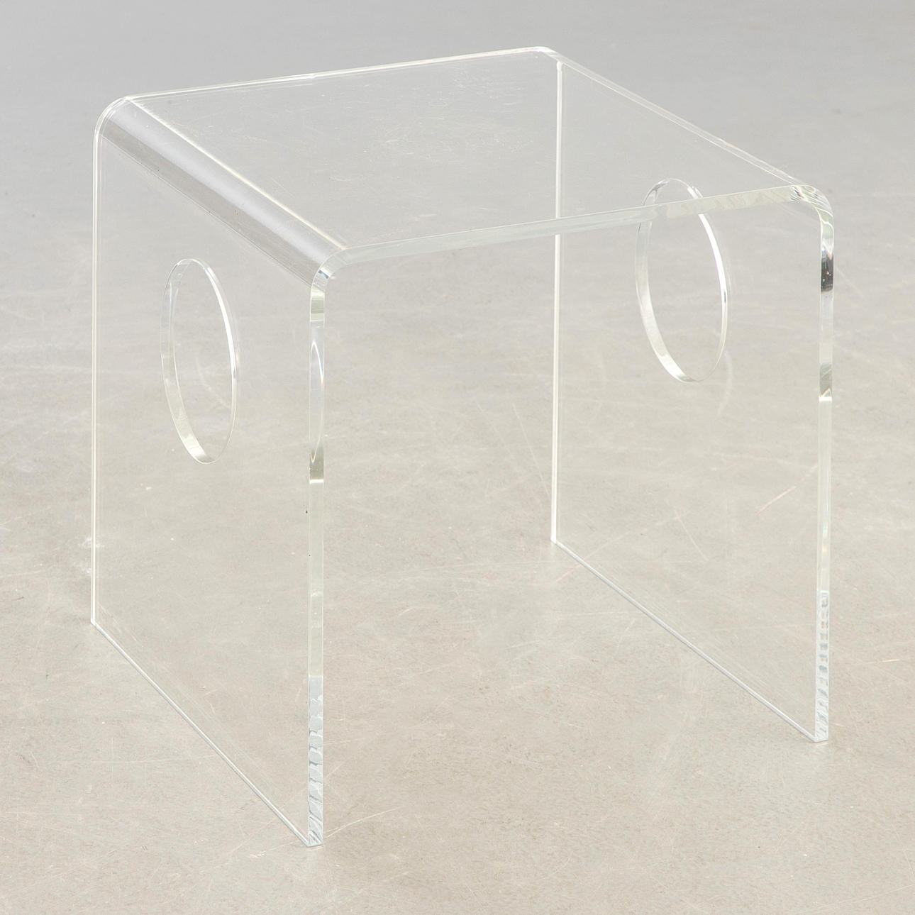 akryl glas sidobord.