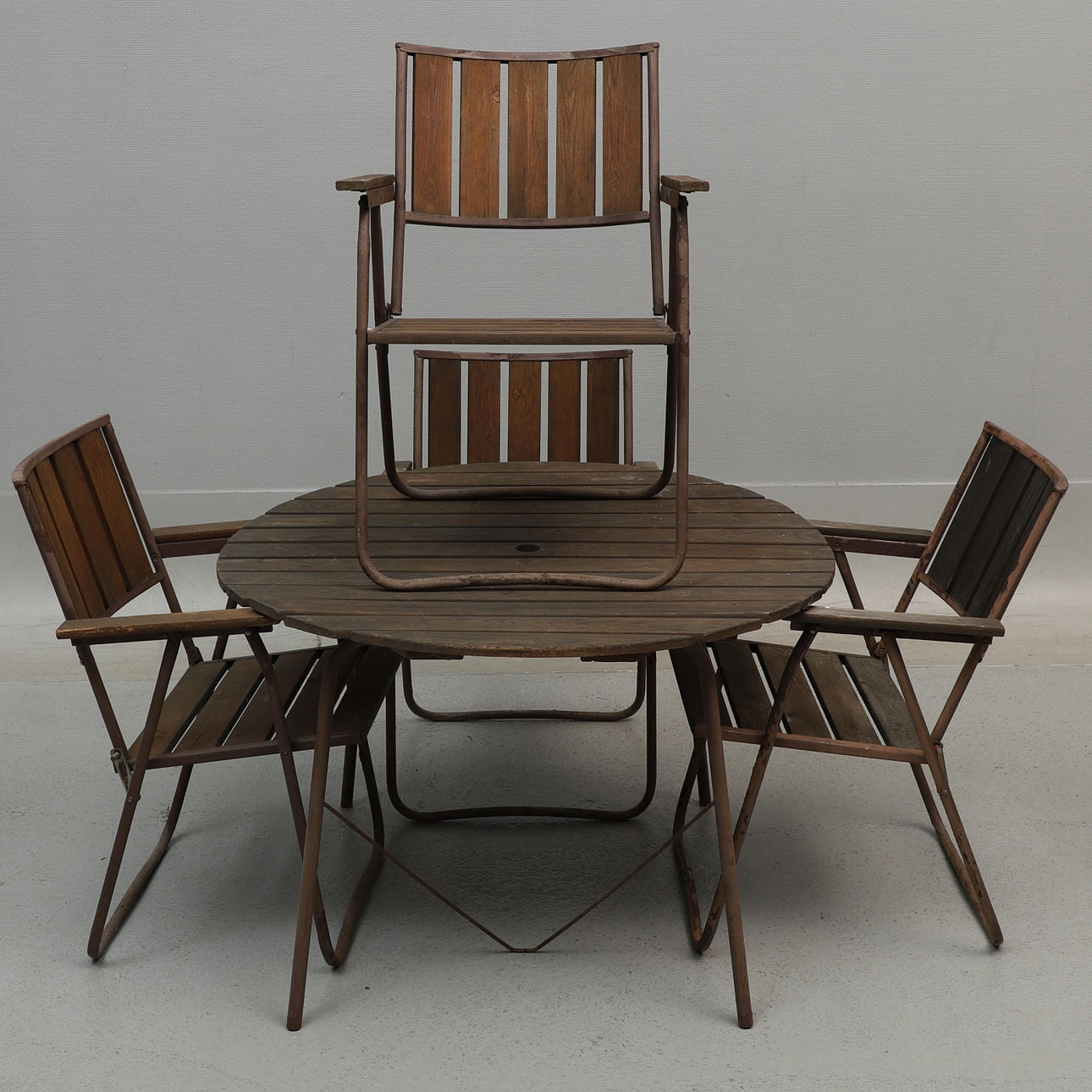 TRÄDGÅRDSMÖBEL, 5 delar, trä/stålrör, 1960-tal.