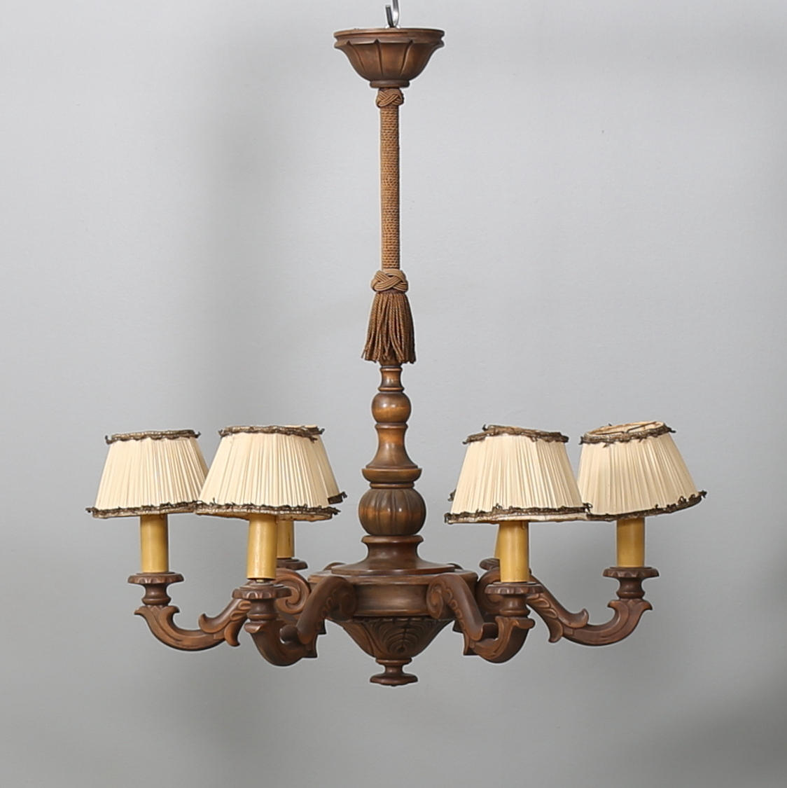 TAKLAMPA, trä, sex-armad, 1900-talets första hälft.