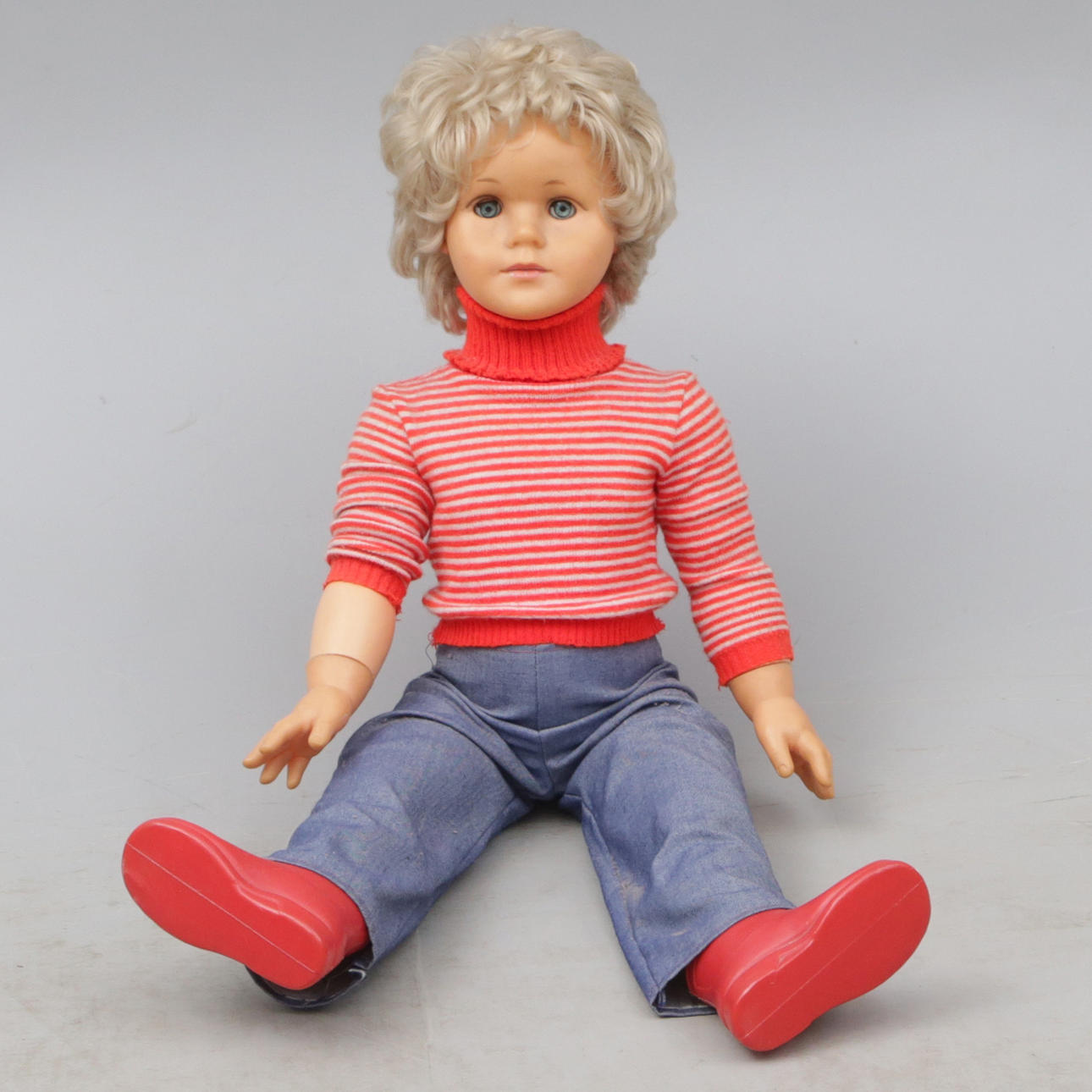 KÆMPE DUKKE, plast.