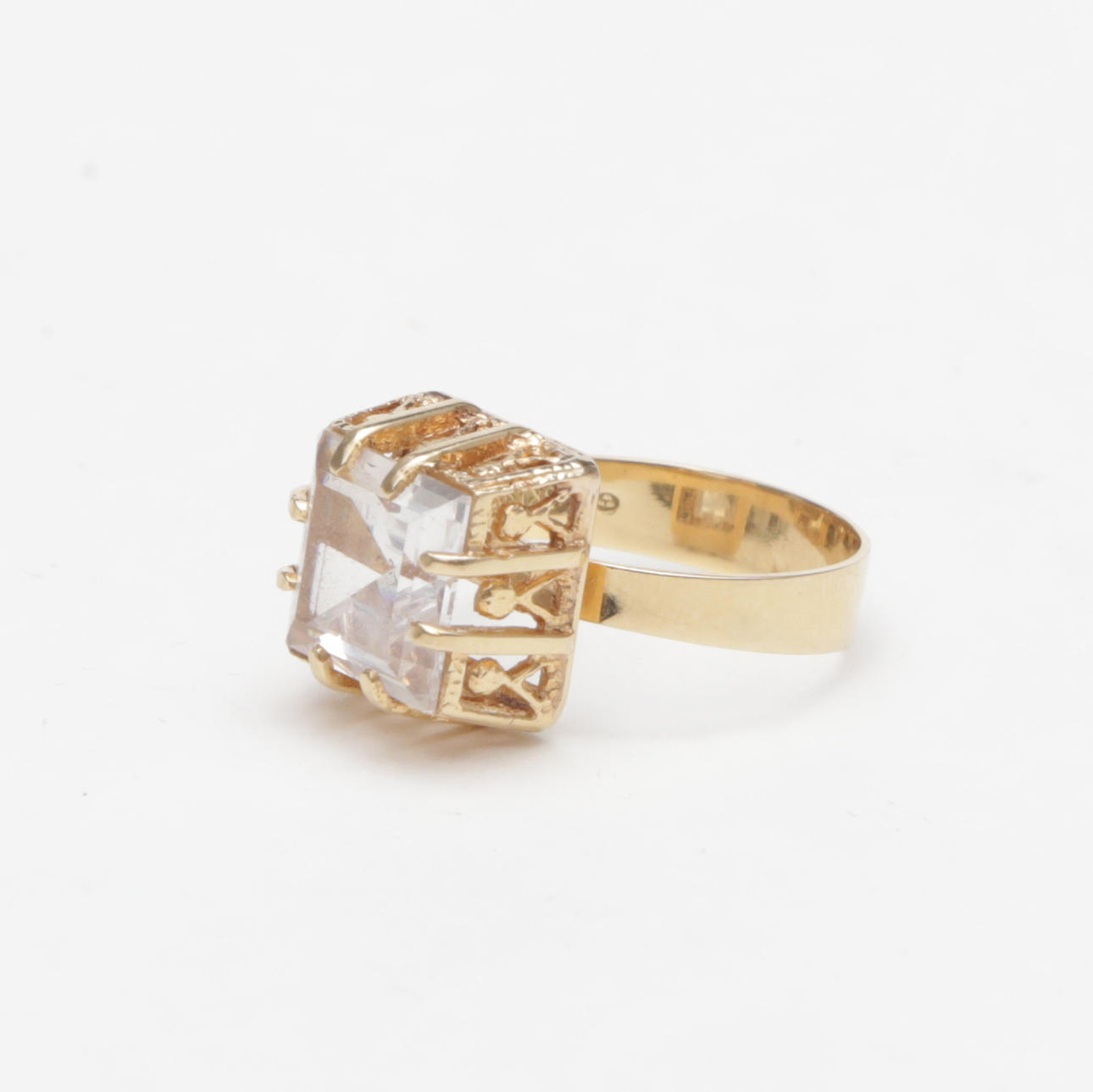 RING, 18k, guld, med bergkristall.