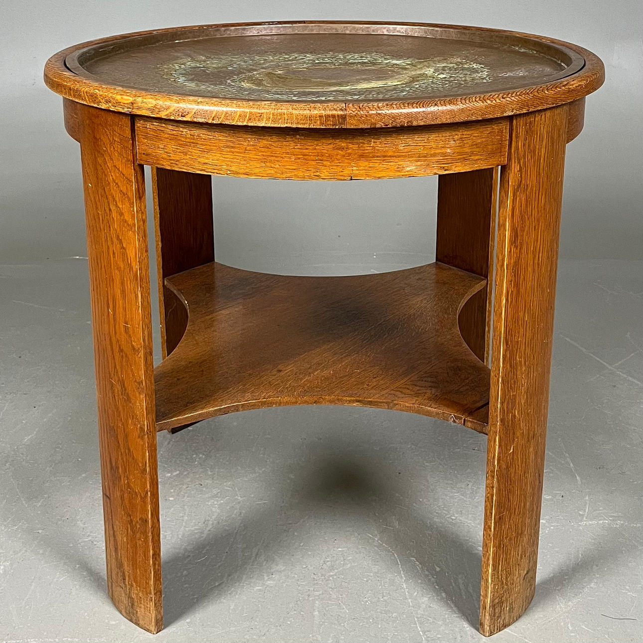 Ein Jugendstiltisch, frühes 20. Jahrhundert.